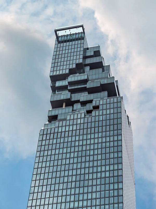 MahaNakhon - 60sqm glazed floor for rooftop viewing platform realized by seele