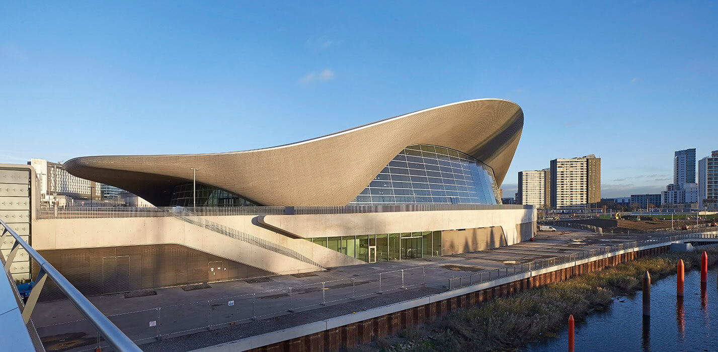 seele realized a steel-and glass and aluminium-and-glass-construction for the water sport's centre in London.