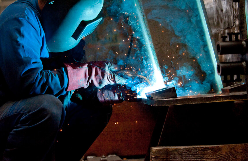 Straightening, grinding and welding at seele in pilsen