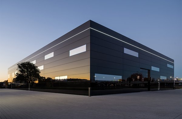 Deep black, the office building made by seele shows its elegant side.