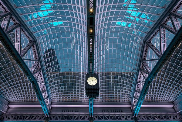 Das Freiform-Dach wird aus vier 16m breiten Kuppeln bestehen und unter anderem Restaurants und Einzelhandelsgeschäfte in der Moynihan Train Hall überdecken.