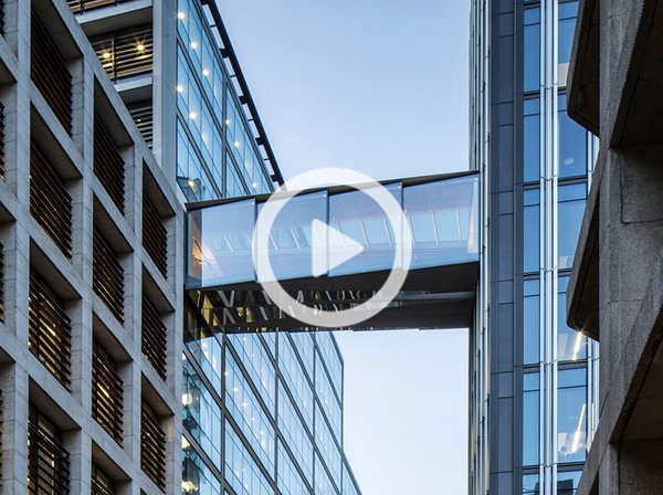 New Street Square Bridges for Deloitte, UK made of steel and glass - by seele