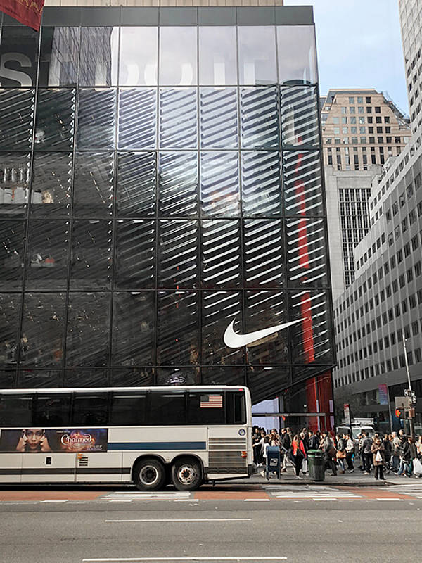 Nike's new high Profile store on New York's 5th Avenue with façade structure by seele.