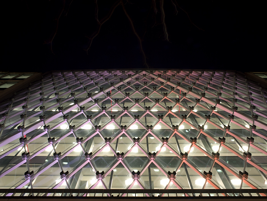 Fassadenspezialist seele fertigte drei komplex modulierte Glasfassaden in der 55 Baker Street.