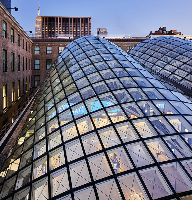 3,384 aluminium glass elements were installed for Moynihan Train Hall, Mid Block and Farley Skylight by seele.