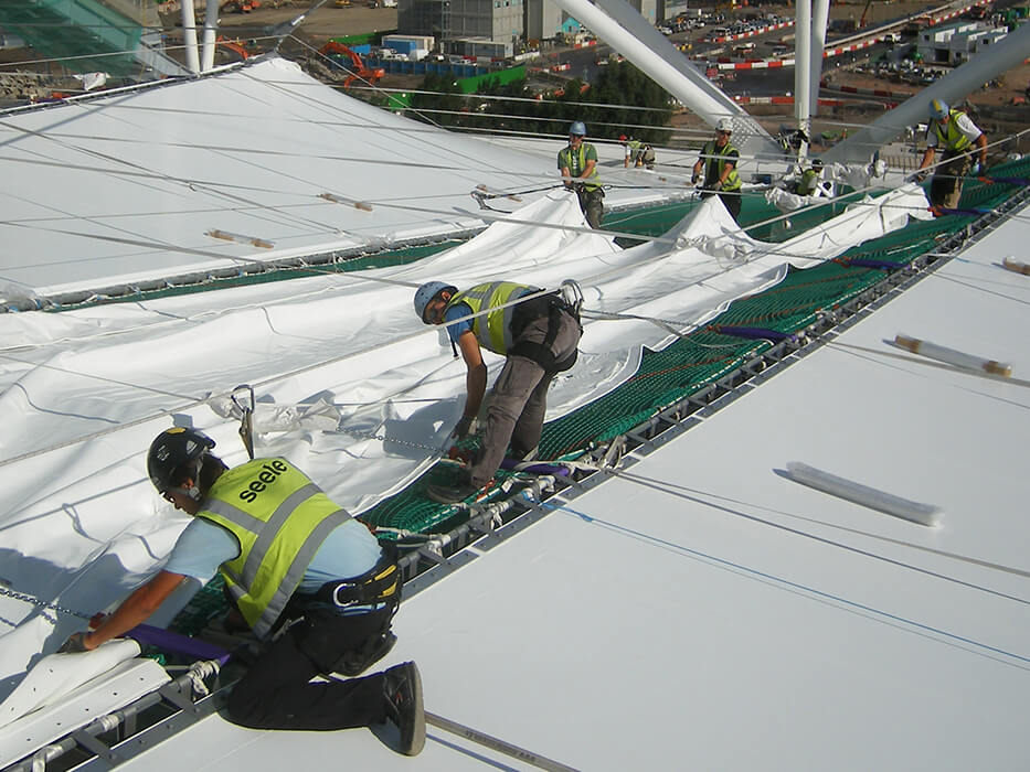 The challenge for the team was within the erection of the membranes at the Olympia Stadium in London while the ropes are not yet in their final position.