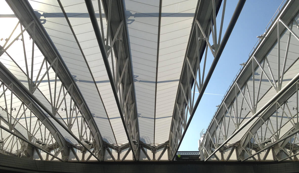Verfahrbares Dach aus PTFE Membranen made by seele