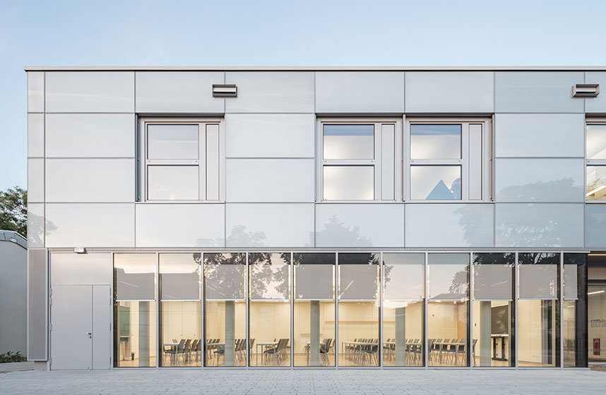 University Leipzig: ISOshade® enables an optimized interior climate.