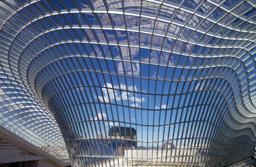 Chadstone Shopping Centre in Chadstone near Melbourne. A steel-and-glass roof by se-austria.