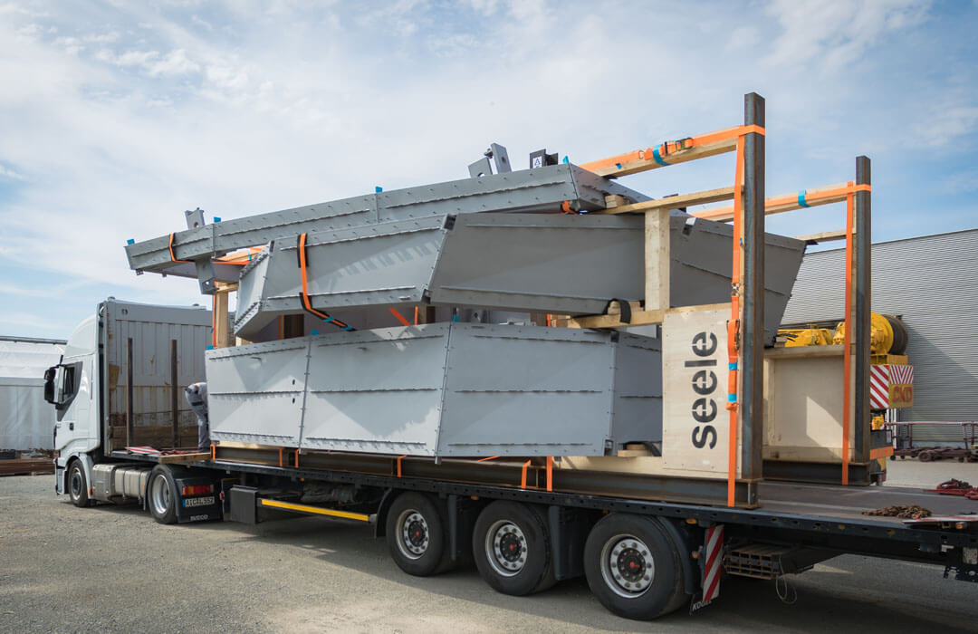 Packaged steel componets are delivered in time from seele pilsen, Czech Republic.